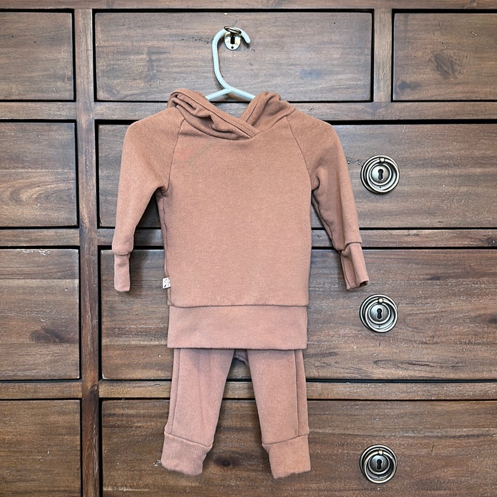 Childhoods Clothing Raglan Hoodie and Jogger Set in Milk Chocolate, size 3-6M.